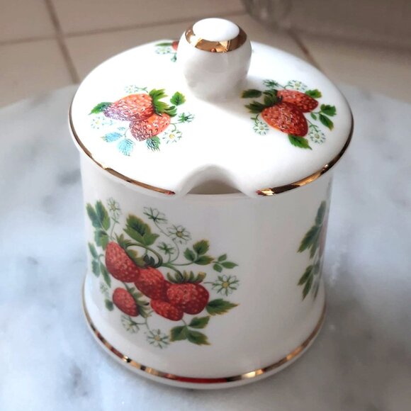 Vintage Fortnum & Mason Vintage English Preserve Pot Strawberries Fine China Gol - Picture 1 of 6